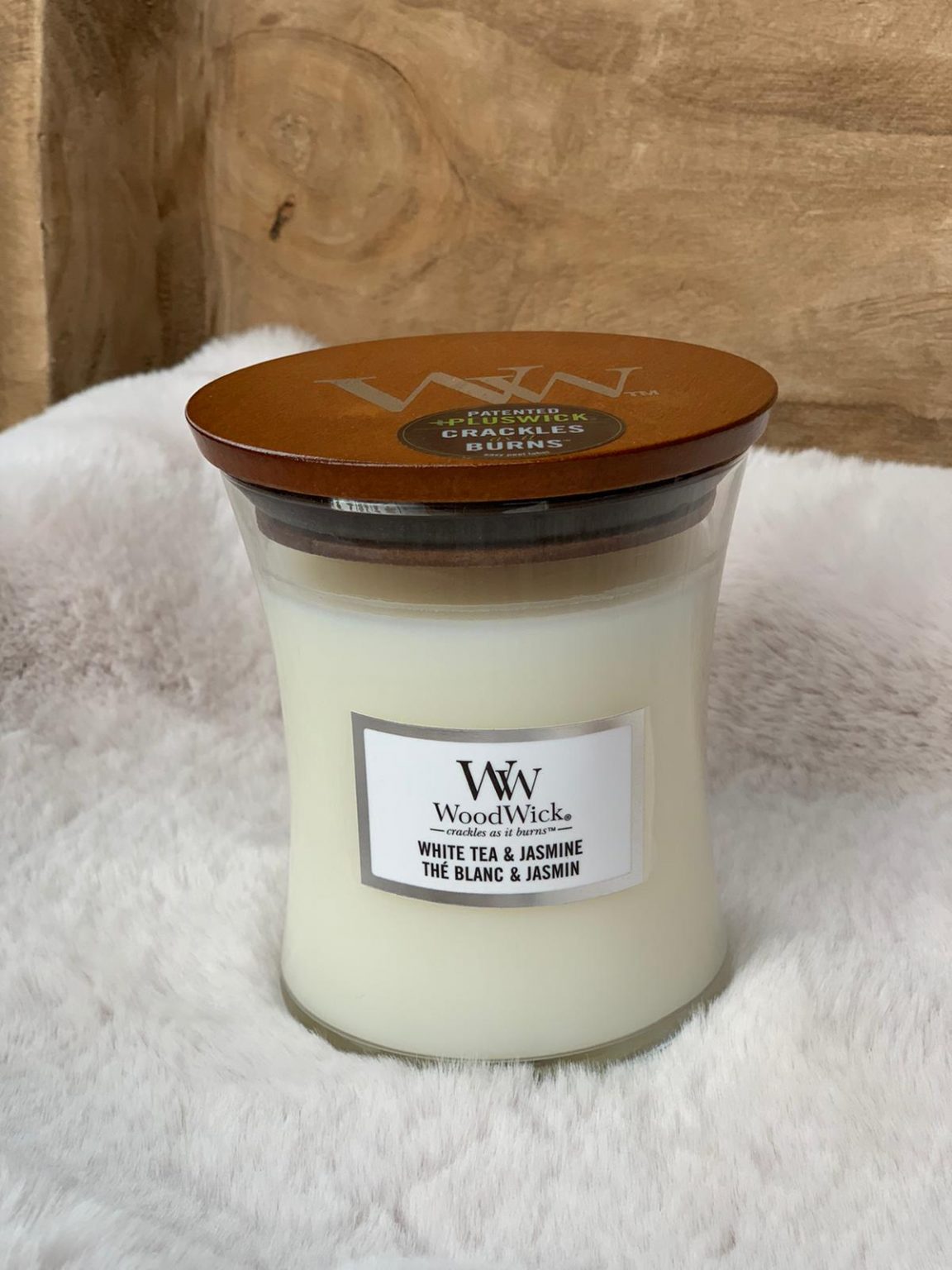 WoodWick Candle White Tea & Jasmine Medium Bij73